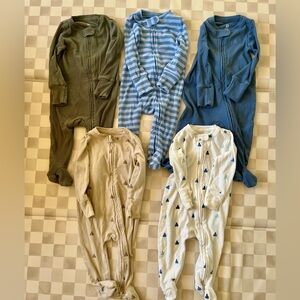 NEW NEVER WORN - Set of 5 GAP Baby Sleeper one-piece Footed Pajamas - 3-6 months